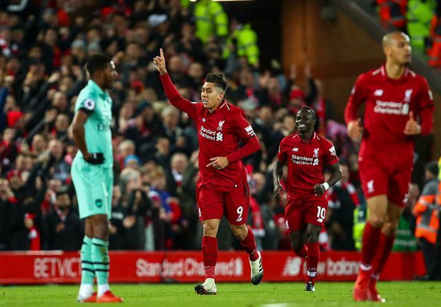  阿森纳防线失误造致命失球  